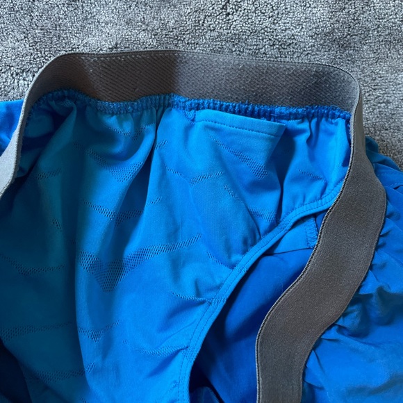Blue hoka comfy running split shorts - Picture 4 of 4